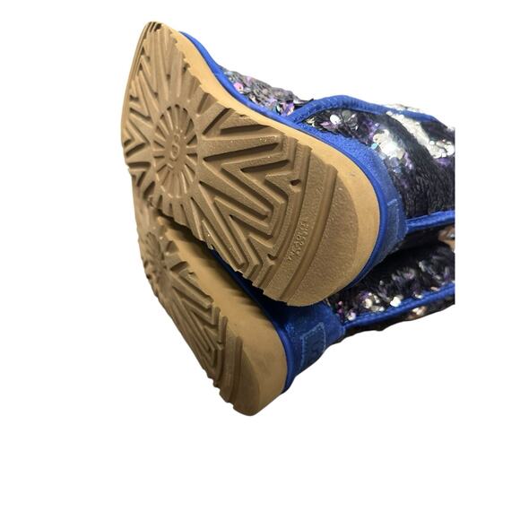 UGG Australia Classic Sheepskin Navy Tonal Sparkly Flip Sequin Short Boots Sz 6 - Picture 7 of 10